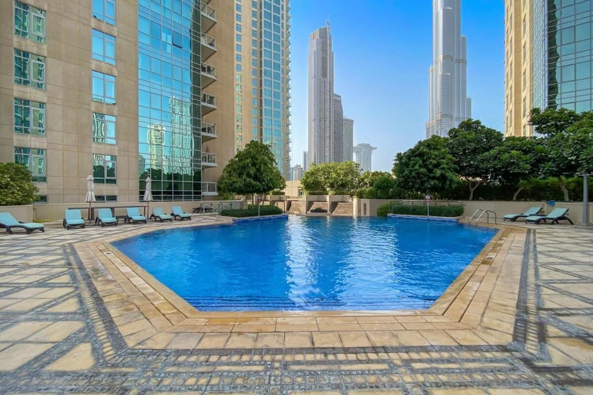 Apartamento Silkhaus Short Walk From Burj Khalifa Dubái Exterior foto